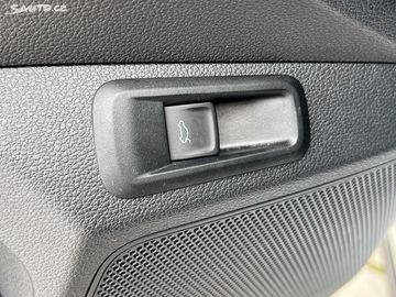 Car image 33