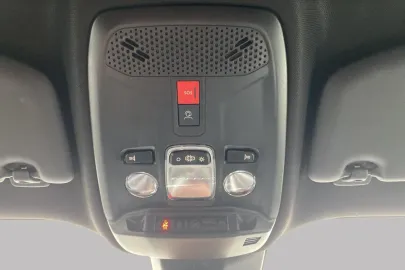 Car image 37