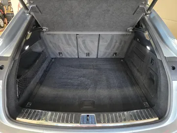 Car image 29
