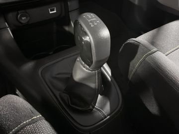 Car image 25