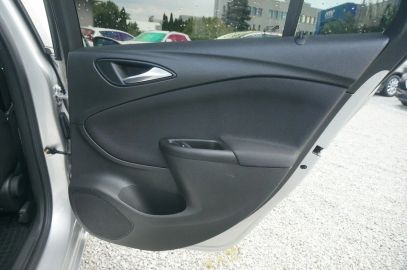 Car image 30