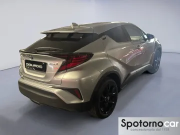Car image 4