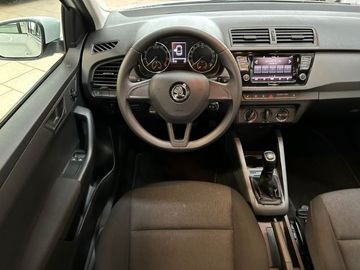 Car image 16