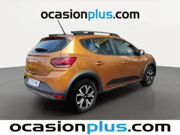Car image 3