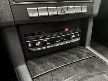 Car image 36