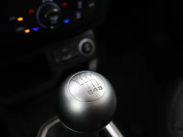 Car image 37