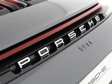 Car image 27