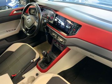 Car image 15