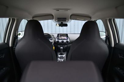 Car image 12