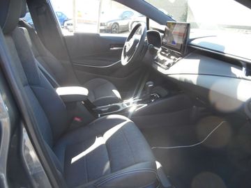 Car image 14