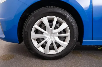 Car image 20