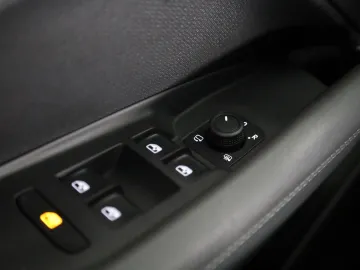 Car image 41