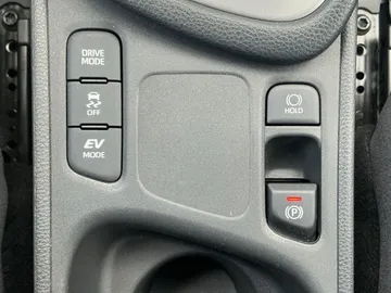 Car image 30
