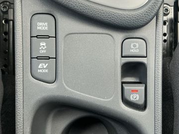 Car image 30