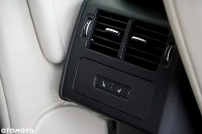 Car image 40