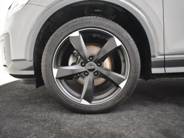 Car image 28