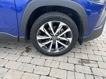 Car image 14