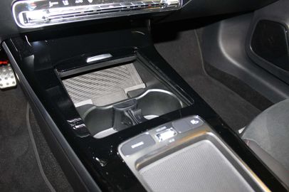 Car image 29