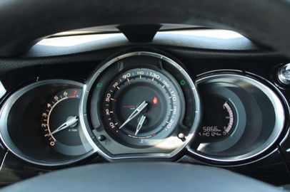 Car image 31