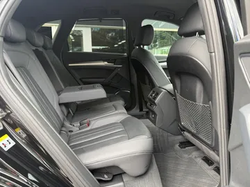 Car image 43