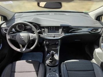 Car image 12