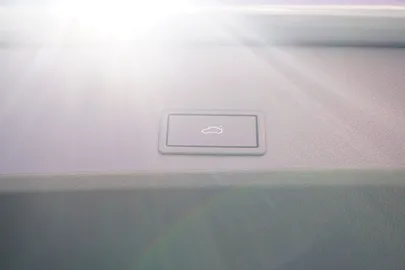 Car image 38