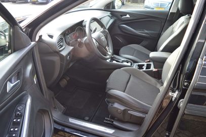 Car image 23