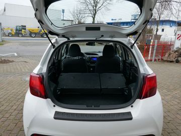 Car image 11