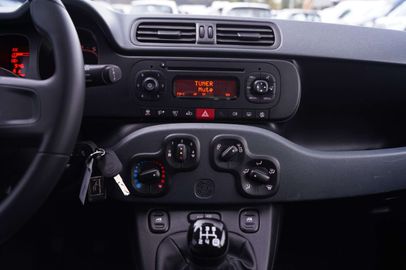 Car image 32