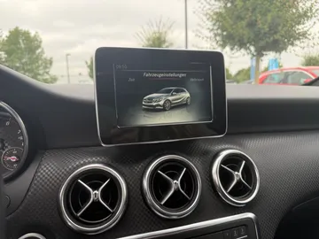 Car image 32