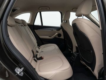 Car image 37