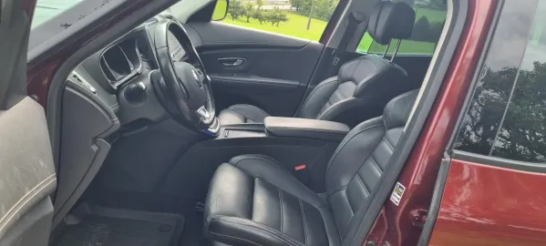 Car image 23
