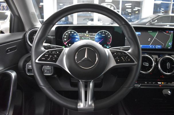 Mercedes-Benz A 220 140 kW image number 10