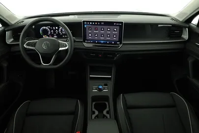 Car image 30