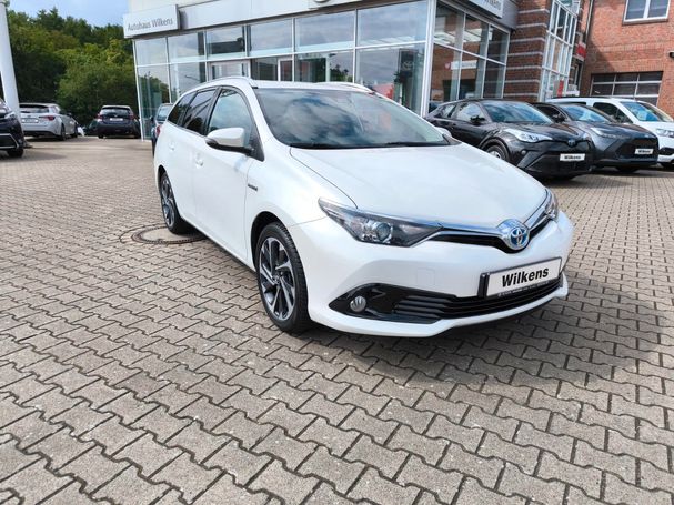 Toyota Auris Touring Sports Hybrid 100 kW image number 2