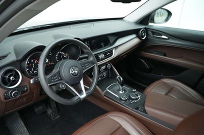 Car image 30