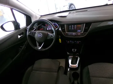 Car image 26