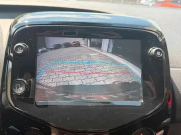 Car image 19