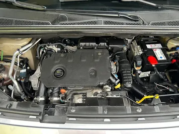 Car image 34