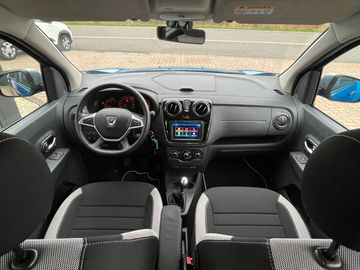 Car image 10