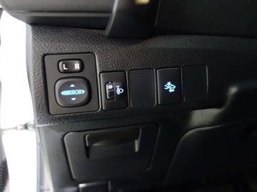 Car image 36