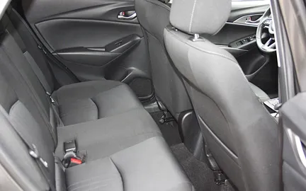 Car image 18