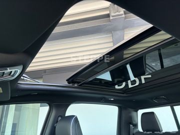 Car image 33