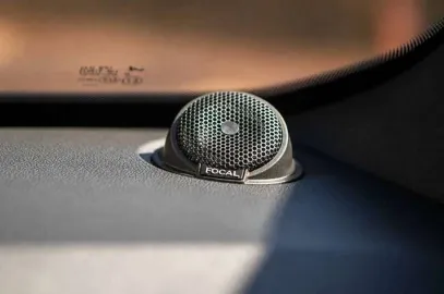 Car image 26