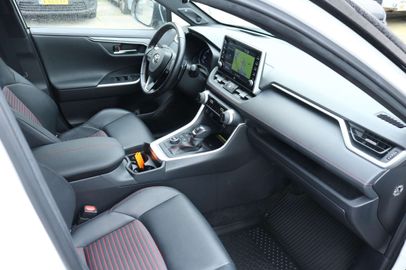 Car image 21