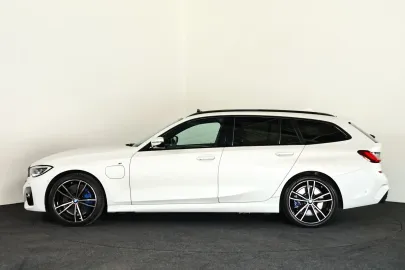 Car image 32