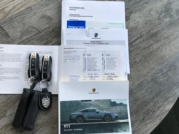 Car image 25