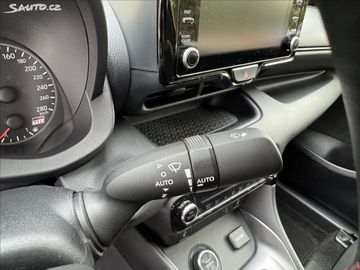 Car image 26