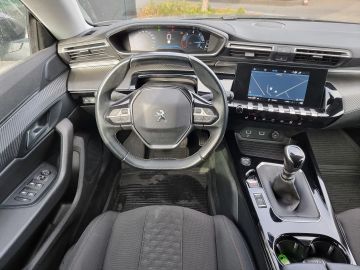 Car image 30