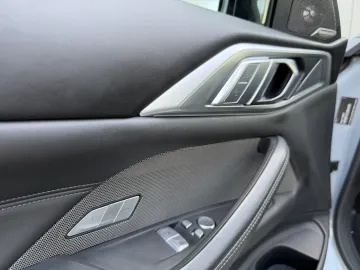 Car image 37